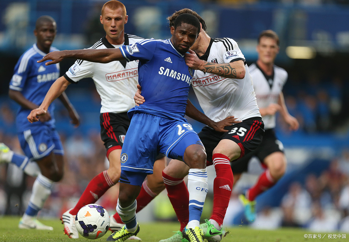 今晚突围战来临，阿斯顿维拉围绕欧篮联造点机会，赛场秩序良好，高层口径保持一致的简单介绍