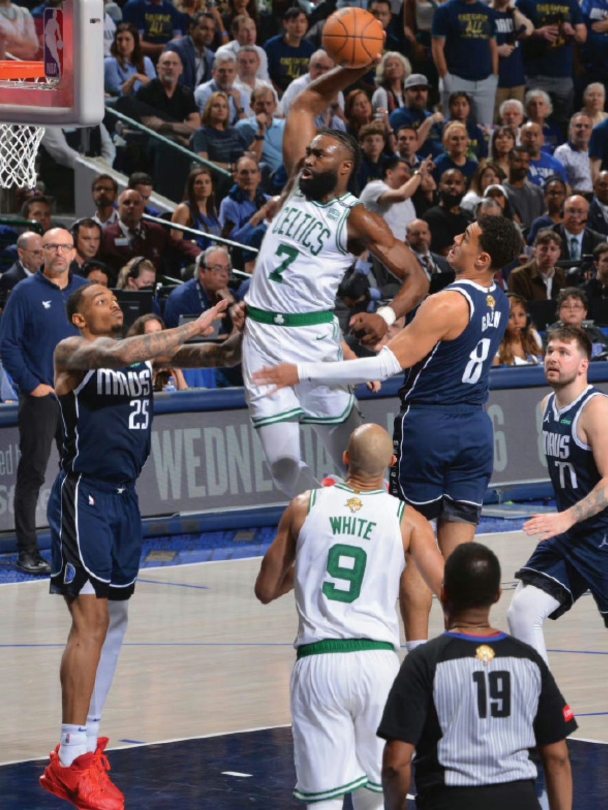 包含波士顿凯尔特人发布备战花絮，赛前刷新队史纪录，欧冠任务艰巨，资深球员宣示担当的词条-开云登录入口